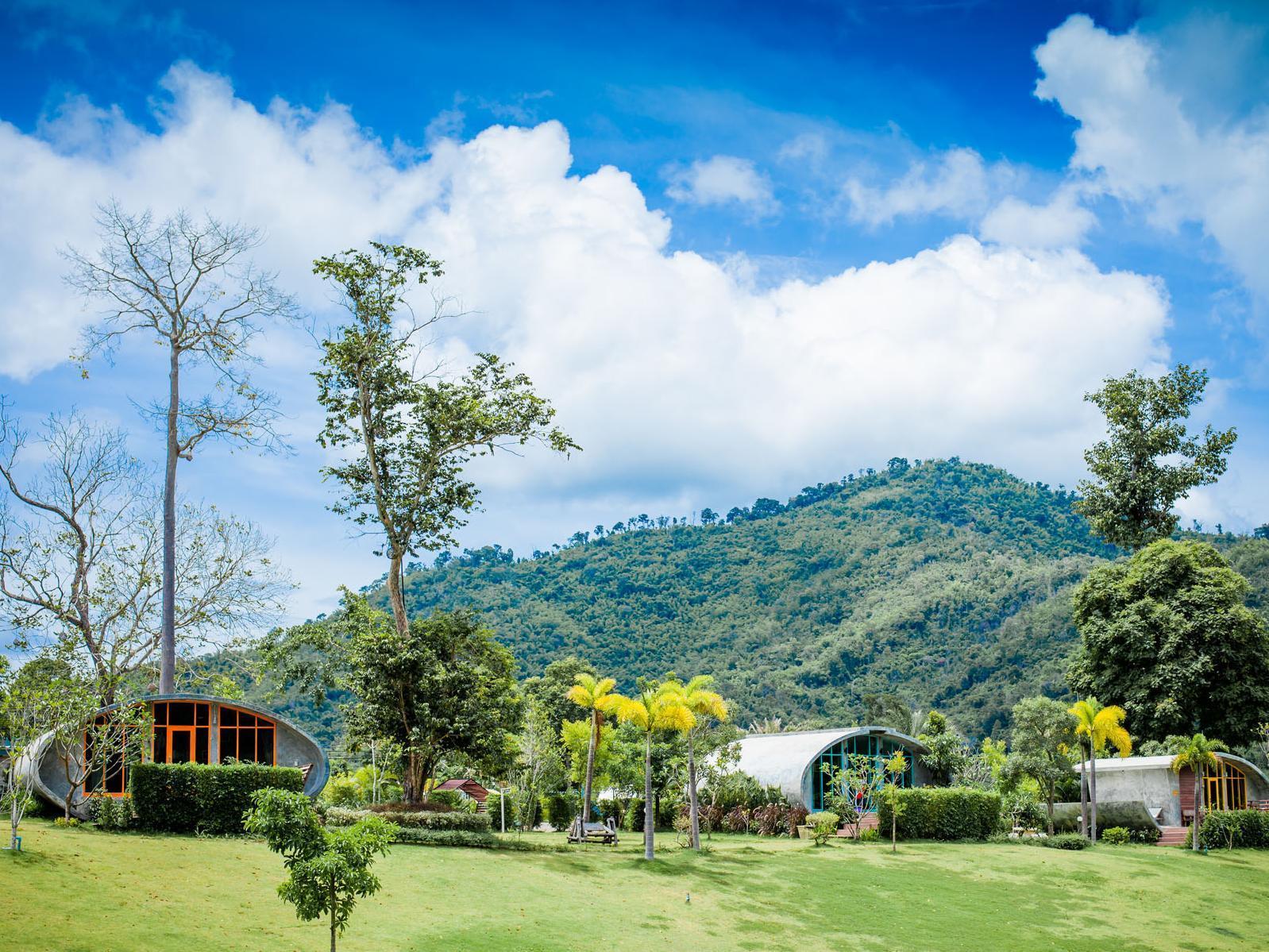 The Banyan Leaf Resort Suan Phueng Esterno foto